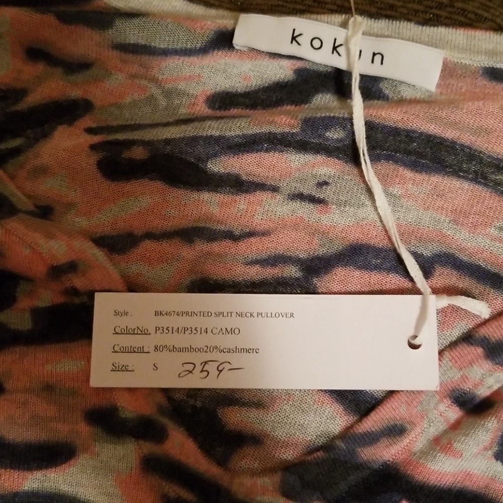 🆕️Kokun printed pullover - Picture 5 of 8
